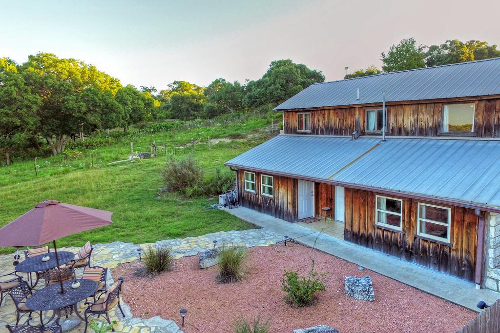 A Barn At The Quarry Fredericksburg Exterior foto